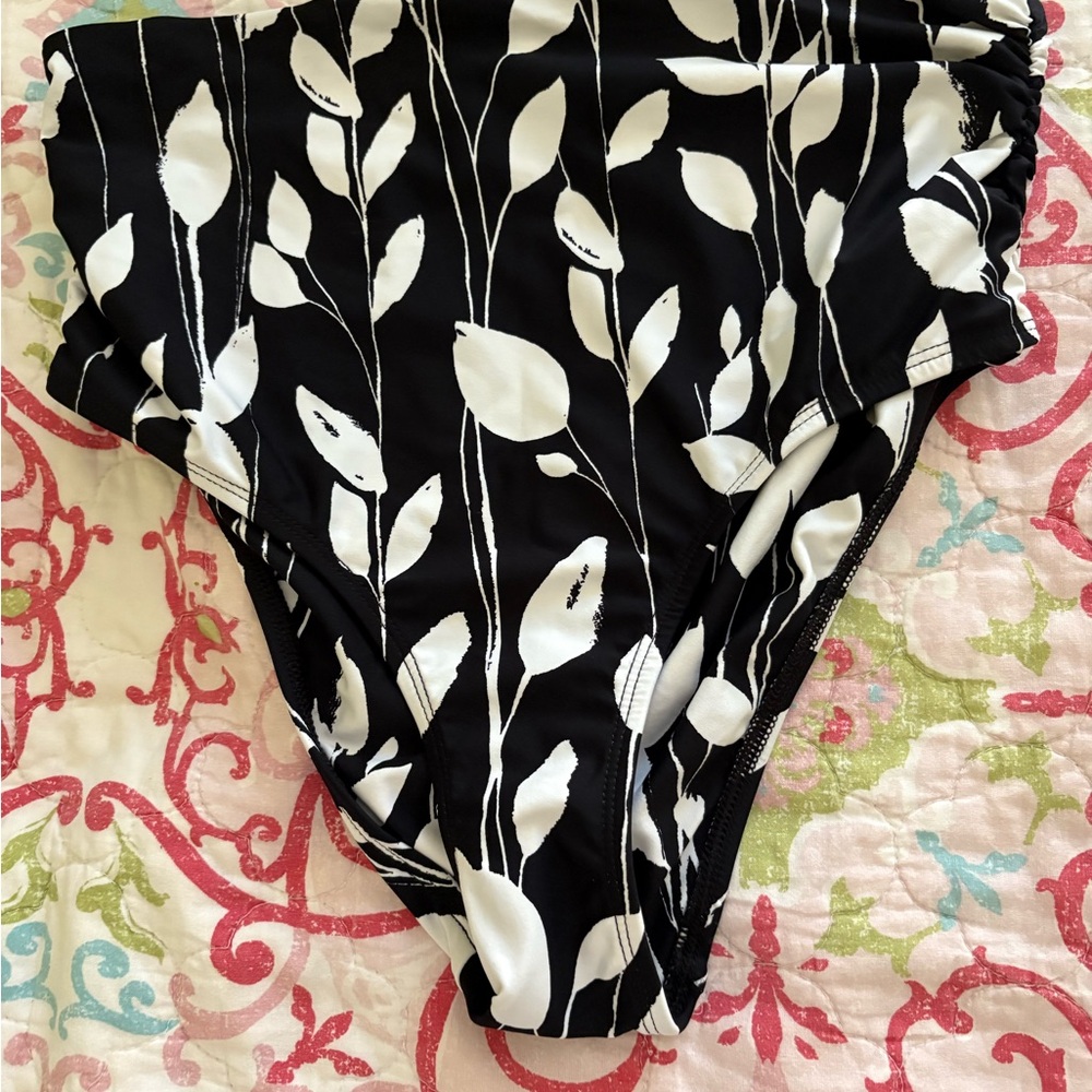 Anne Cole Black and White Leaf Print Swimsuit Bottom Med NWT